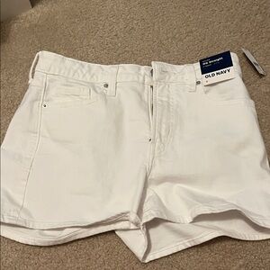 NWT Old Navy white women’s jean shorts
